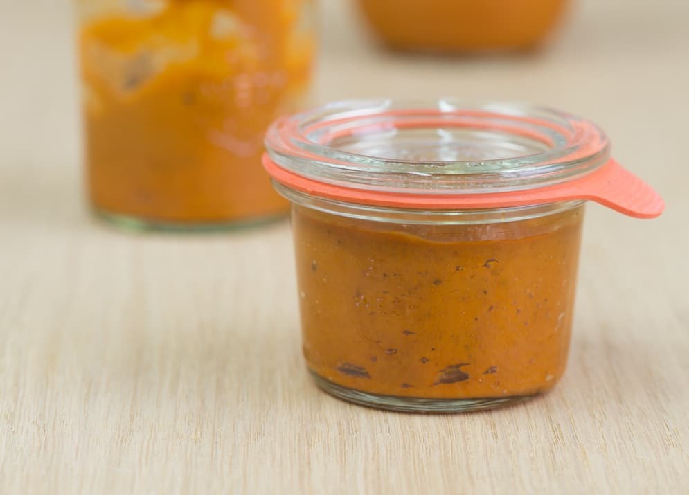 Ajvar Arbeitszeit 1 Std. 15 Min.Einkochzeit 1 Std. 30 Min. 9 WECK-Gläser in Sturzform à 140 ml Inhalt