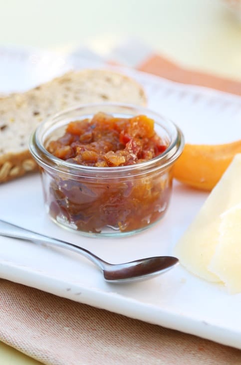 Aprikosen-Chutney Gesamtzeit 25 Min. 14 WECK-Mini-Sturzgläser à 50 ml