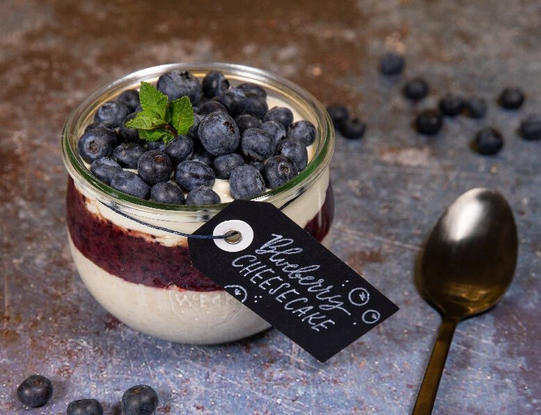 Blueberry-Cheesecake Overnight Oats