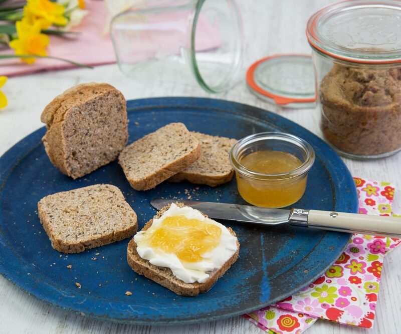 Dinkel-Einkorn-Brot Arbeitszeit 1 Std. 30 Min.Einkochzeit: 30 Min.Gesamtzeit 2 Std.