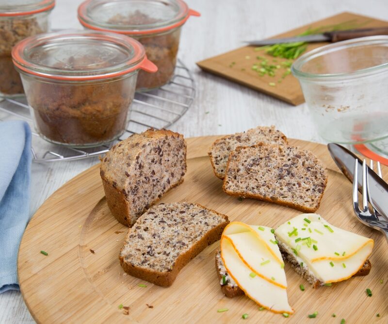 Eiweiß-Brot Arbeitszeit 45 Min.Einkochzeit: 30 Min.Gesamtzeit 1 Std. 15 Min.