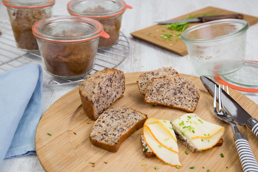 Eiweiß-Brot Arbeitszeit 45 Min.Einkochzeit: 30 Min.Gesamtzeit 1 Std. 15 Min.