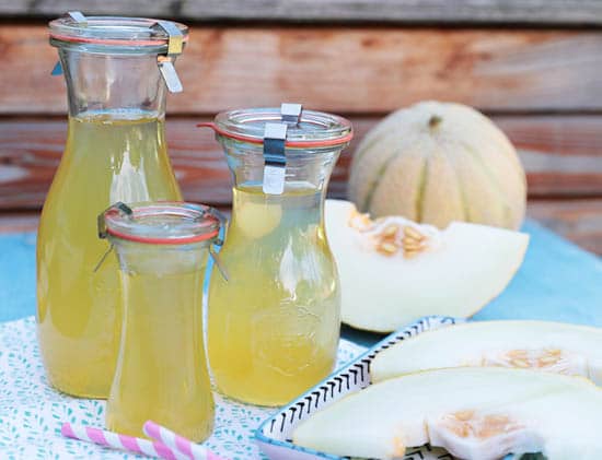 Melonensirup Arbeitszeit 10 Min.Koch-/Backzeit 50 Min. 3 WECK-Saftflaschen à 530 ml mit Glasdeckeln, Gummiringen & Klammern