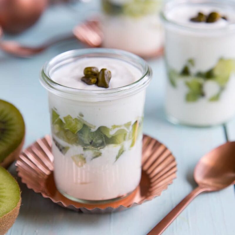 Quarkdessert mit Kiwi & Pistazien Arbeitszeit 15 Min. 6 Gläschen à 160 ml